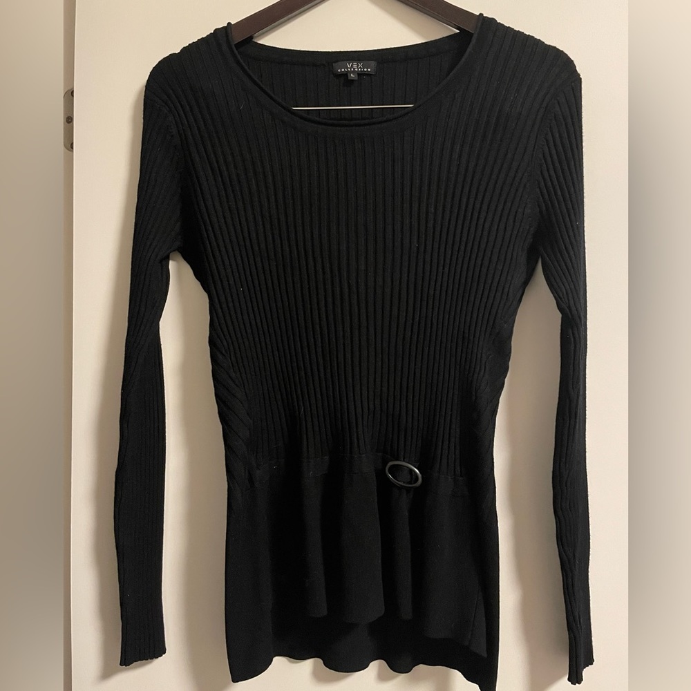 Long-sleeve knit sweater